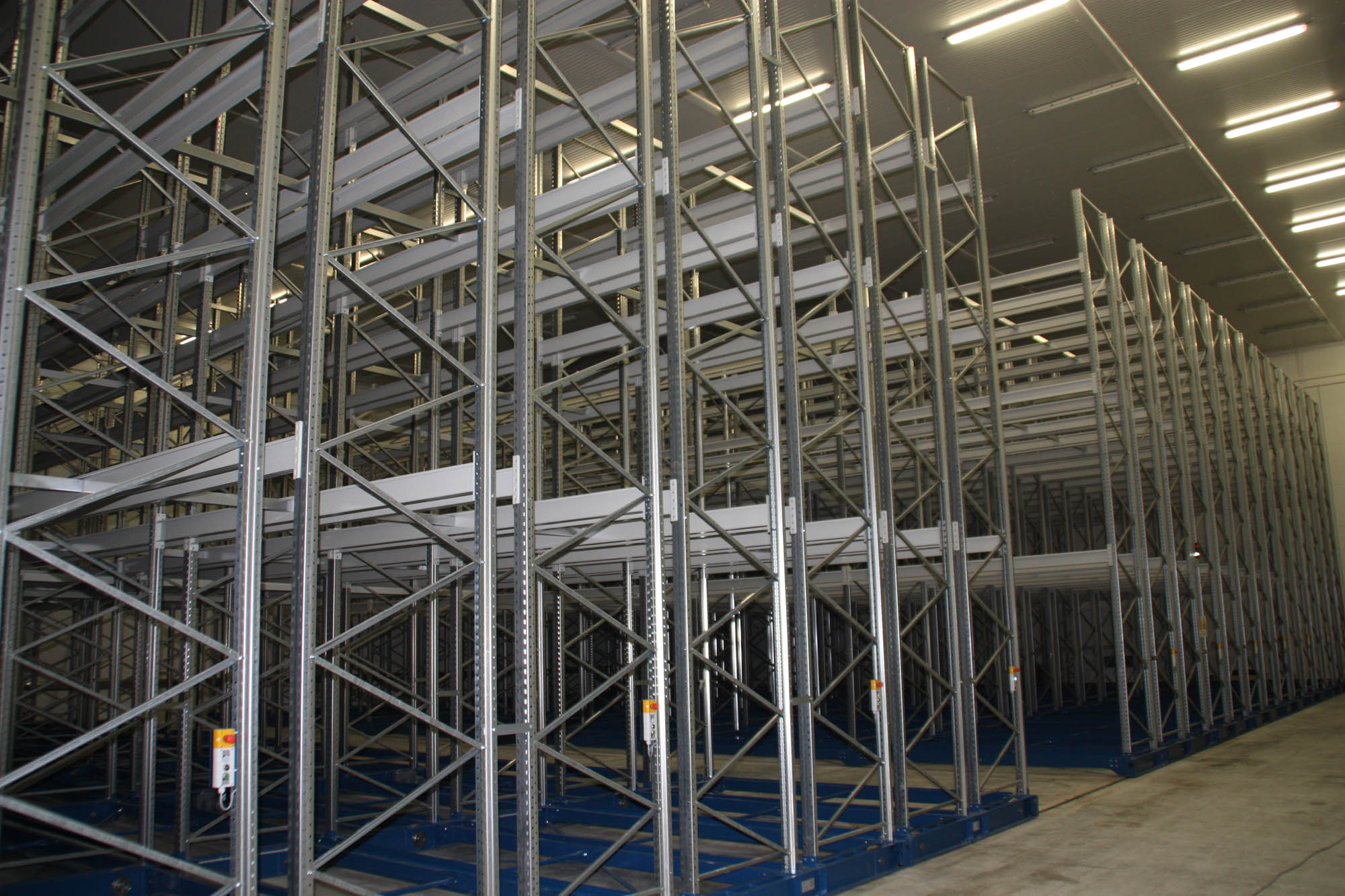 mobile racking pallet rack