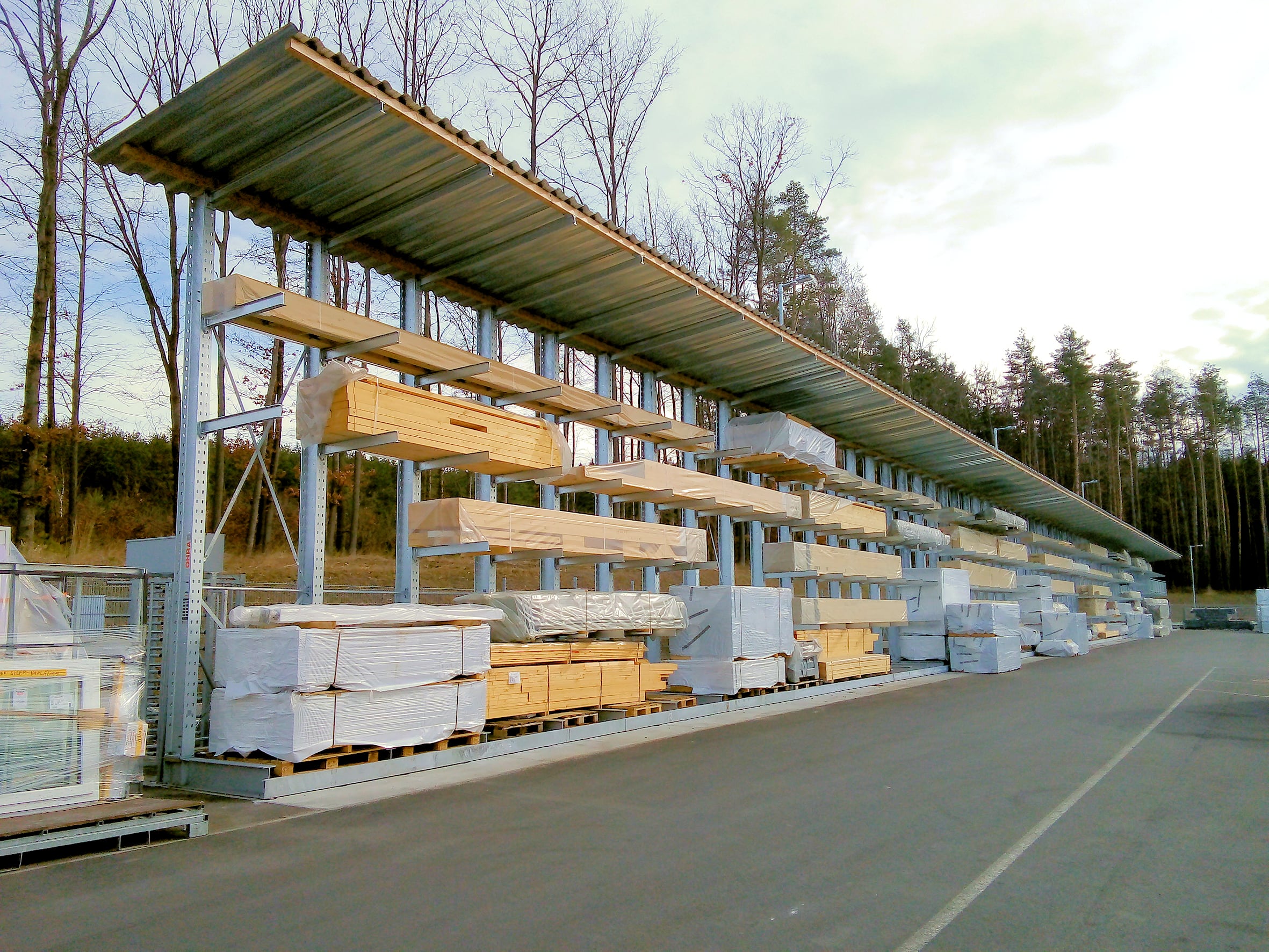 cantilever racking with roof